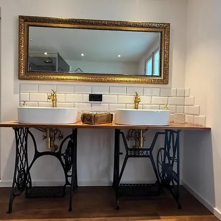 Muellerstube Im Historischen Muellerhaus アパート